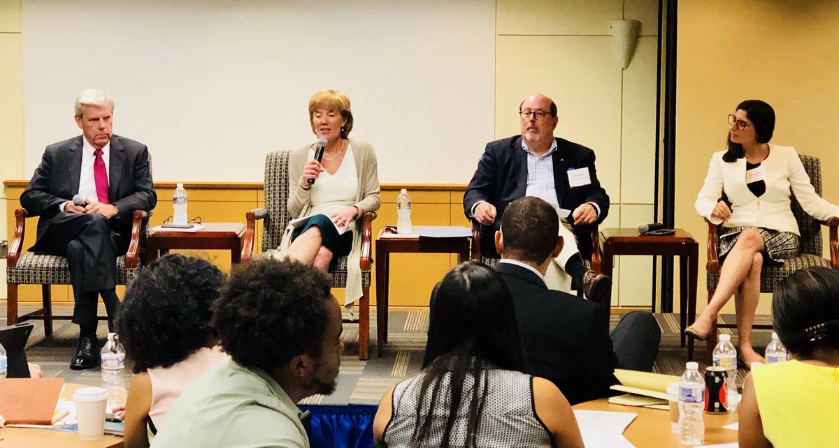 travisyork's tweet image. This institute isn’t holding back with it’s incredible conversations with amazing scholars! Up next, Promise/Free College Programs with @lauraperna1 @CCTrustees President and Joe May from @dcccd  #CPPHE @ASHEoffice