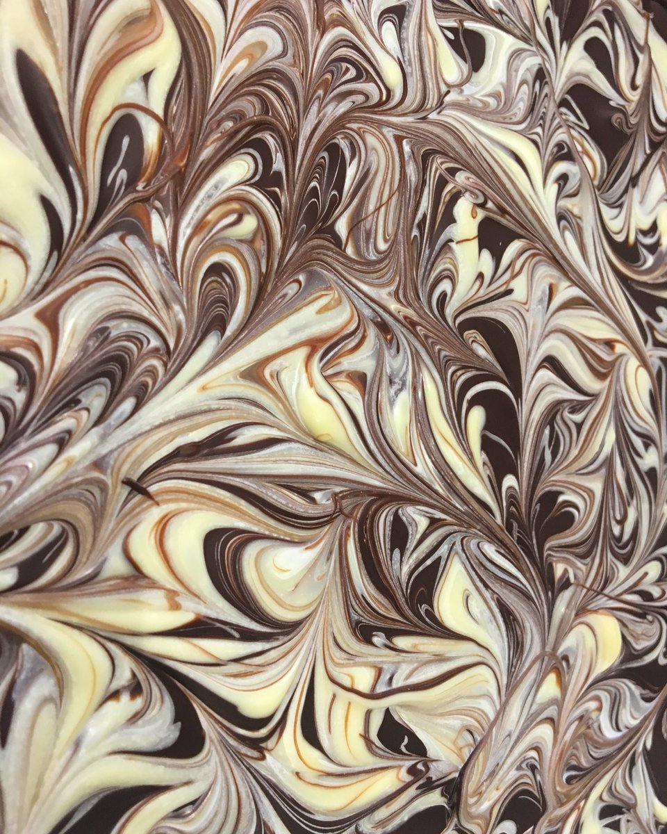 tryCHOC's tweet image. Doesn’t this #chocolate shortbread look magical?