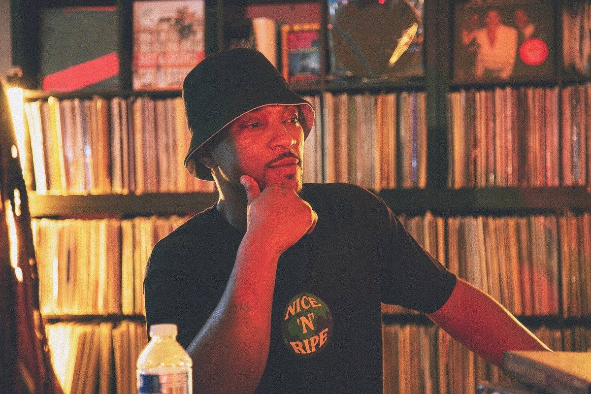 I'm developing a TV show set around the garage scene in the 90's. I wanna hear memories about the scene - record stores, mad nights out, pirate radio, which of you broke all the rules to be a part of it? We wanna know it all! SHARE YOUR MEMORIES AT slnda.com/pirates-memori…