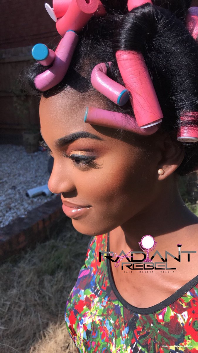 RadiantRebel_UK's tweet photo. ALL THAT GLITTERS IS A GIRL’S SKIN- when slayed by @RadiantRebelCo_ uk ✨ 2018 Proms!! DM for any bookings or enquiries for all occasions 💕 #makeup #morphe #kiko #slay #brows #loreal #mac #makeuprevolution #urbandecay #lagirlproconcealer #glittereyeshadow 
Insta:radiantrebel_UK https://t.co/3wkfP1Wscf