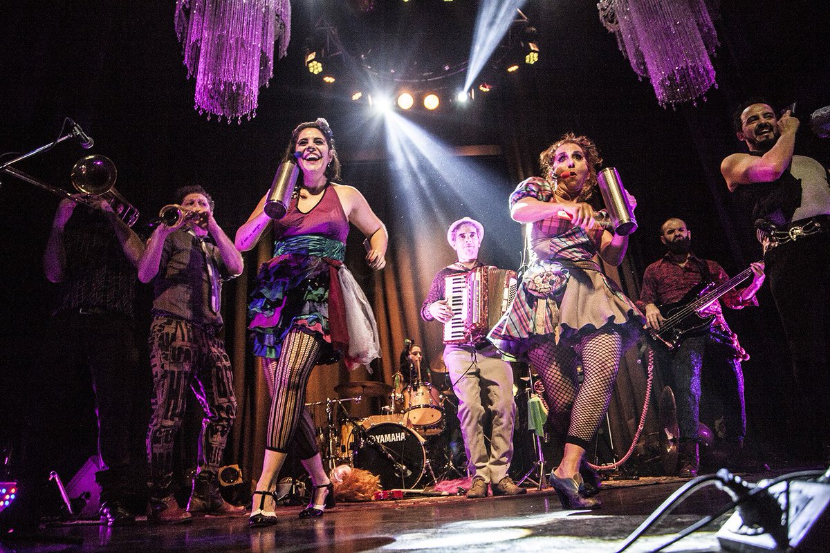 ¡MAÑANA en la @usinadelarte!
Festejamos las #VacacionesDeInvierno con un espectáculo para toda la familia.
#Gratis
Martes 24 de julio a las 15hs.
.
Las entradas se retiran dos horas antes del show (Caffarena 1, La Boca)