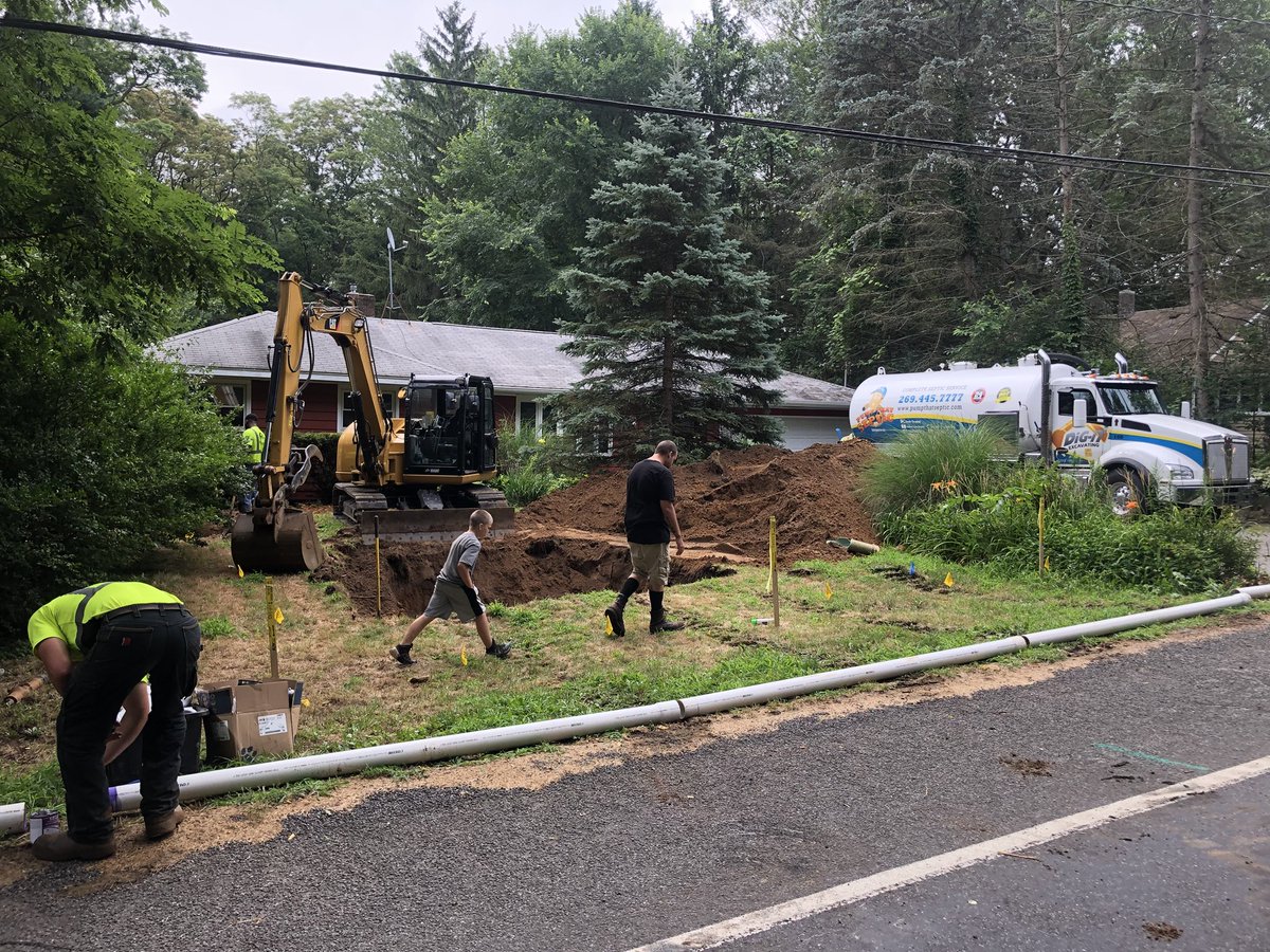 DigItExcavating's tweet photo. Sewer line installation and abandoning an old septic system. ✅👷🏻♂️🚧 #digginit #digitexcavating #cat308 #vermeer #boring #sewerline https://t.co/3PVbDX6xjj