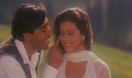 #20YearsOfPyaarToHonaHiTha (Jul 24)

Romantic comedy by #AneesBazmee featuring real life couple #AjayDevgn and #Kajol with #OmPuri, #SunilGrover, #KashmeraShah & #ReemaLagoo

@ajaydevgn @KajolAtUN @BazmeeAnees @WhoSunilGrover @kashmerashah