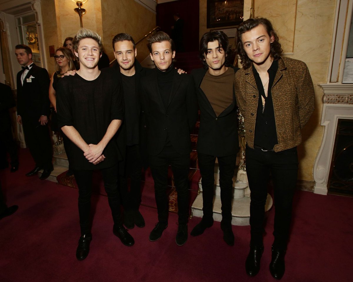 LondonPalladium's tweet image. #8YearsOneDirection seems like the perfect excuse to share this photo again - taken when the 1D boys performed at the Royal Variety Performance.