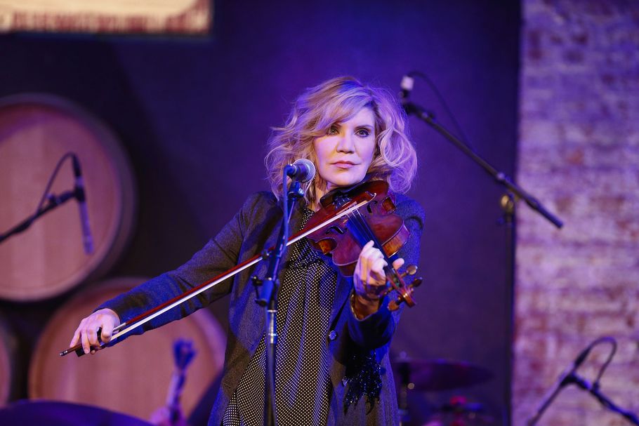 Happy 47th birthday, Alison Krauss.  Gets better with age. 