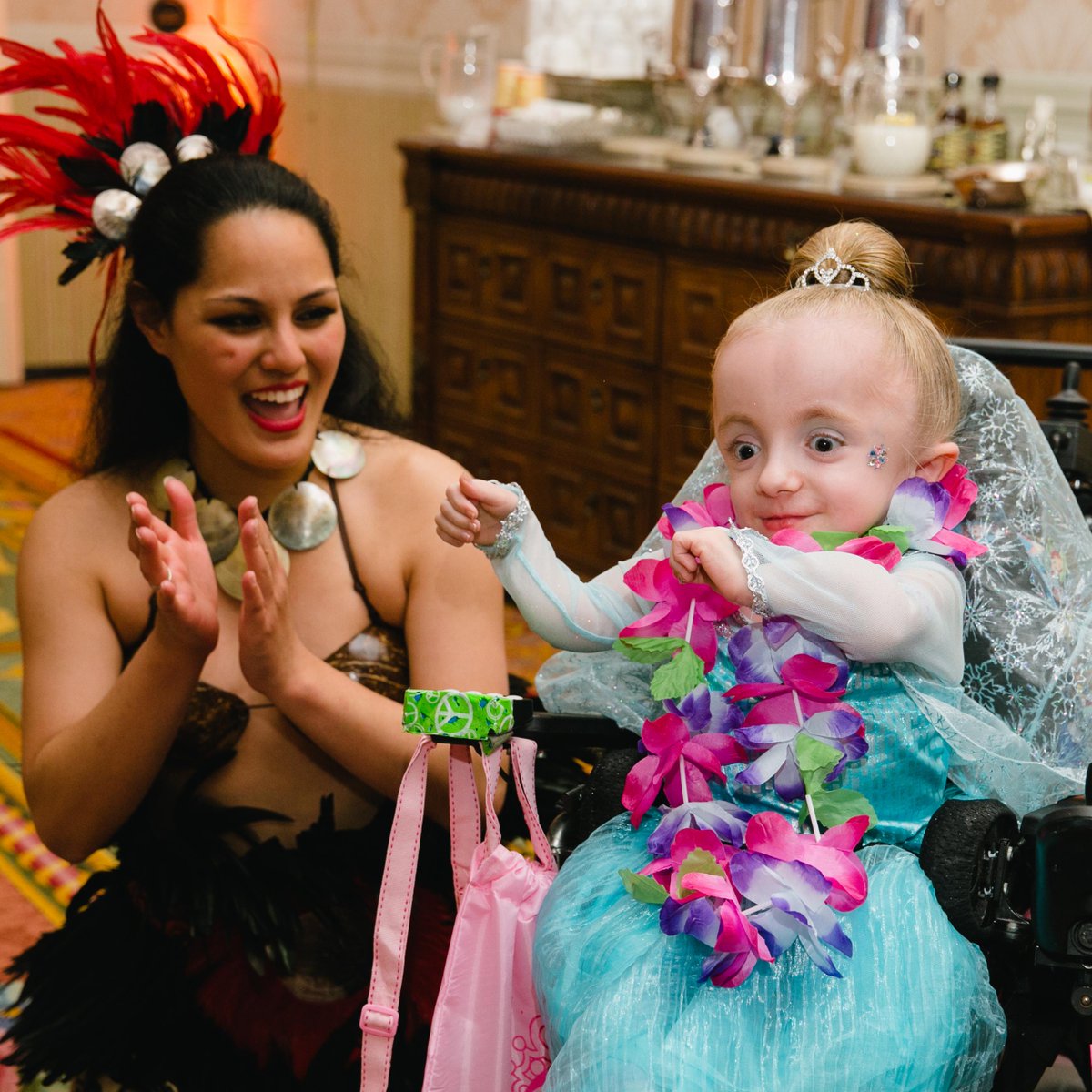 bertsbigadv's tweet photo. Our #mondayvibe with #BBA2015 kiddo Lali! #BertsBigAdventure https://t.co/JW0kKIyOsg
