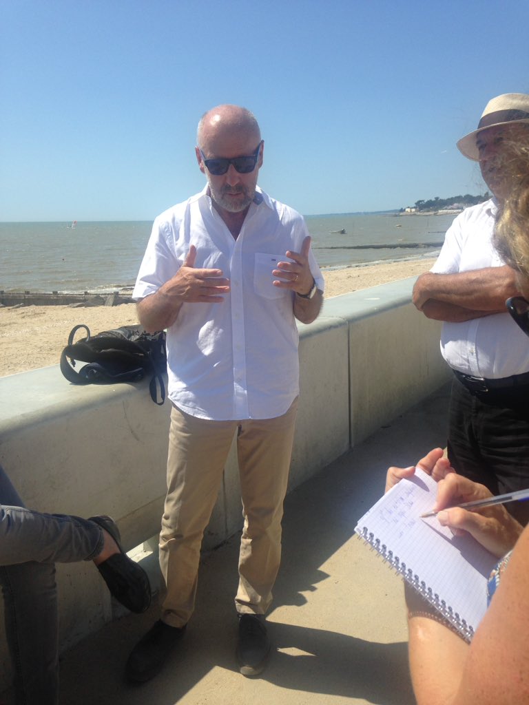YHaury44's tweet photo. 🌊Fin de la journée de délocalisation pour la #MIPClimat dans le #PaysdeRetz avec un dernier arrêt sur le front de mer des Moutiers-en-Retz réaménagé, avec les élus #Littoral https://t.co/AKqKNy7LfH