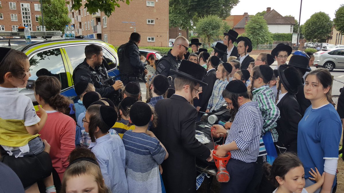 Shomrim (London North & East) (@shomrim) on Twitter photo Great community engagement from <a href="/MetPoliceUK/">Metropolitan Police</a> Firearms Unit at the #ShomrimOpenDay Great community engagement from <a href="/MetPoliceUK/">Metropolitan Police</a> Firearms Unit at the #ShomrimOpenDay
