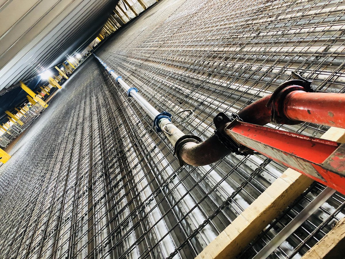 SICFL's tweet image. Poised and ready to go! Another high tolerance mezzanine for @AmazonUK on the way! @Somero_Inc @concrete_sales