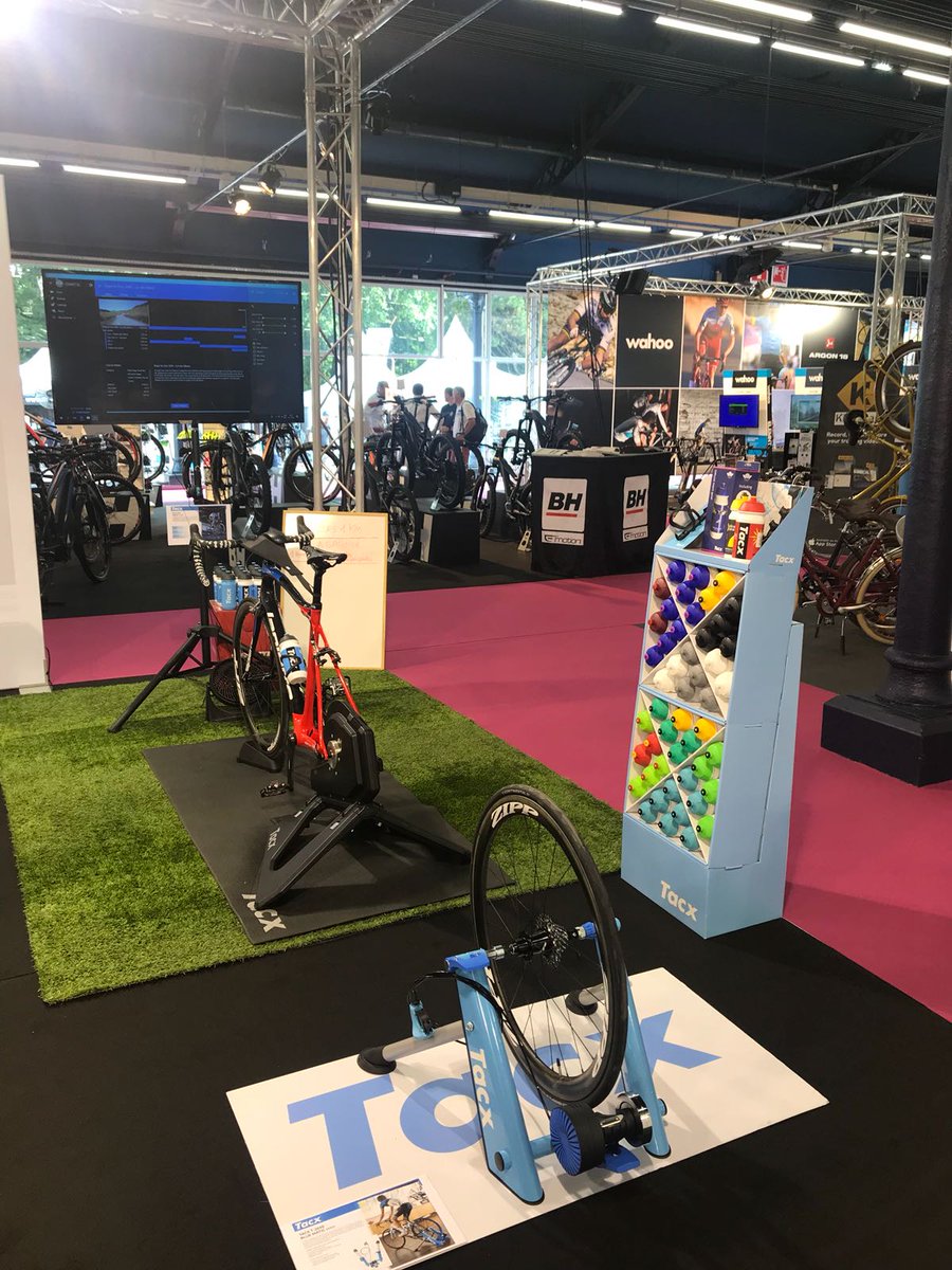 comet_bike's tweet photo. Estamos en los @pro_days exponiendo las últimas novedades de nuestras marcas @BIOTEX_it , @Soudal, @tacx , #XLCparts, @ZippSpeed y el nuevo #NxEagle de @SRAMmtb https://t.co/VTuF9KMexK