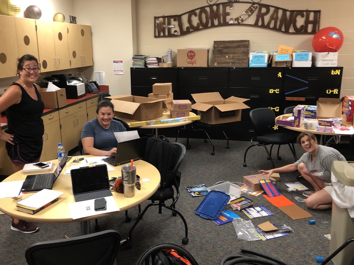 pinkpatterson's tweet photo. What productive planning REALLY looks like for our @PollyRyonMS STEAM Summer Language Academy! Bring on the roller coasters! @oldwattshername @ajbroussard75 @lailahinojosa79 @LybargerK @ALPLCISD #prmssummerfun #prmsrocks https://t.co/dpZXS3DdXq