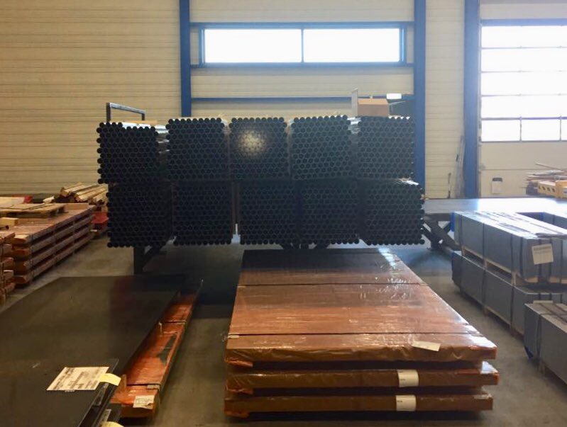 Vandaag bij het Wijchense <a href="/NovioStaal/">NovioStaal</a> op werkbezoek geweest. Met ruim 20 jaar ervaring en specialistische kennis van staal gaf <a href="/LexSCW/">Lex Coenen</a> vol enthousiasme een rondleiding door het nieuwe pand op #Bedrijventerrein #Bijsterhuizen. ☕️👷🏻‍♂️⚙️
#Gefascineerddoorstaal! #Wijchen