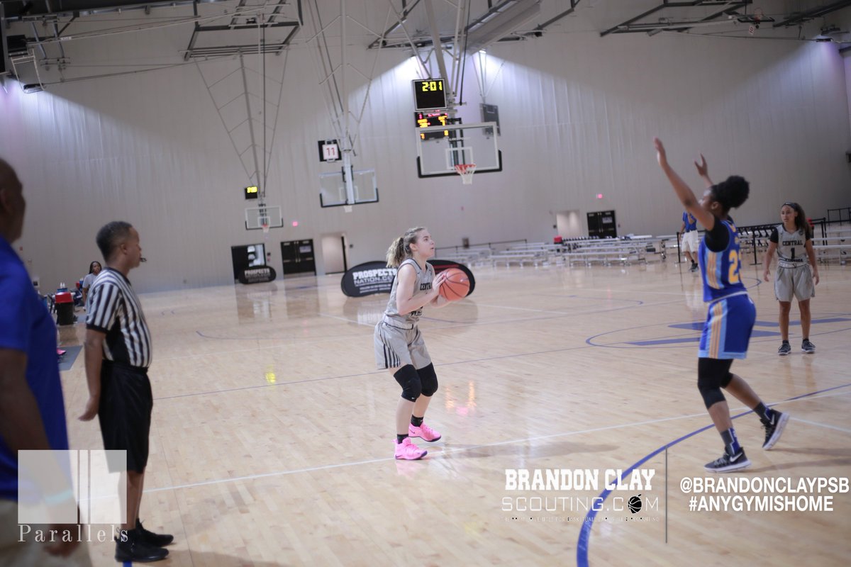 BClayShowcases's tweet photo. #PSBSummerInvite

Central Florida Elite (@CFE_BASKETBALL) brought the heat with them as they battled it out with a tough Urban Heroes squad to earn the close
57-56 win. Jamiya Turner leading the group with a 13 point showing. https://t.co/nz4rTz0nEe