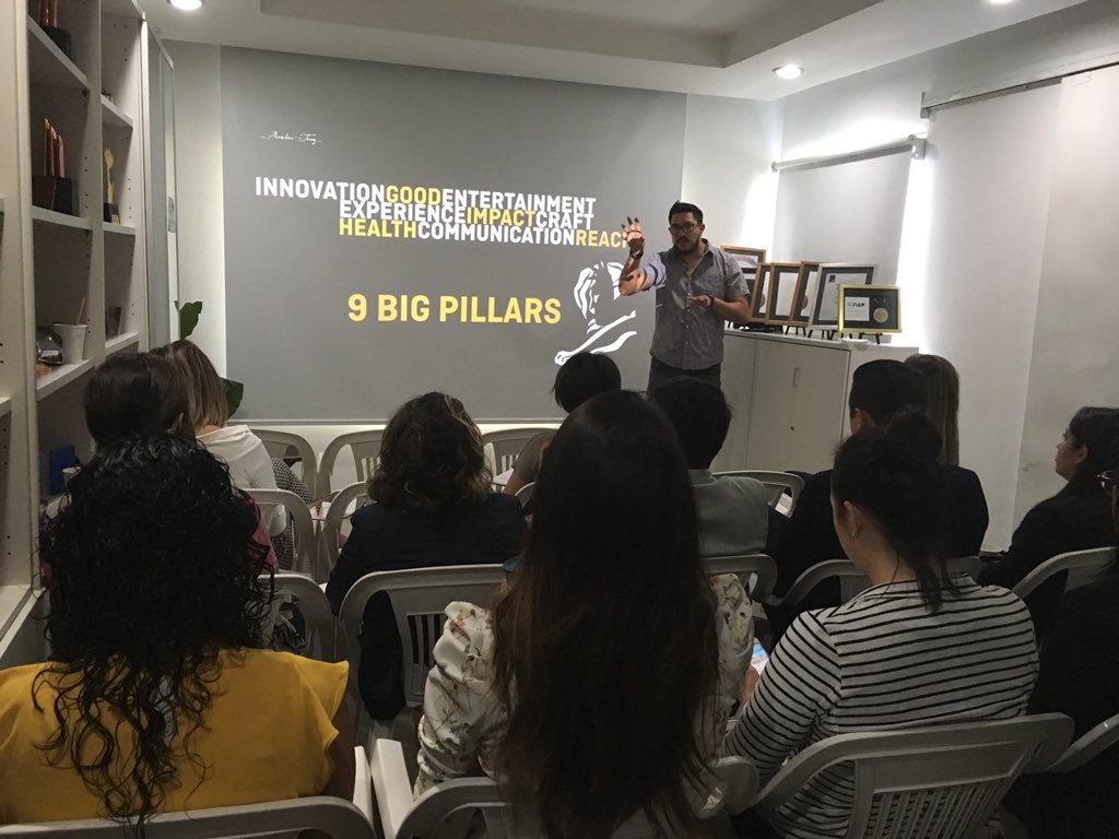 ArcherTroy's tweet photo. Mañana de #Hackvertising en el cuartel, con nuestros aliados de @ScribeMexico. 📚🏹 #IdeasQueConquistan https://t.co/w0oaNyBLZQ