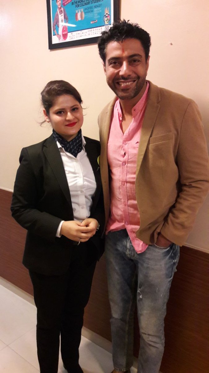 Deeksha_IIHMPun's tweet photo. Amazing dày with chef ranveer https://t.co/PWY1ZasLFL