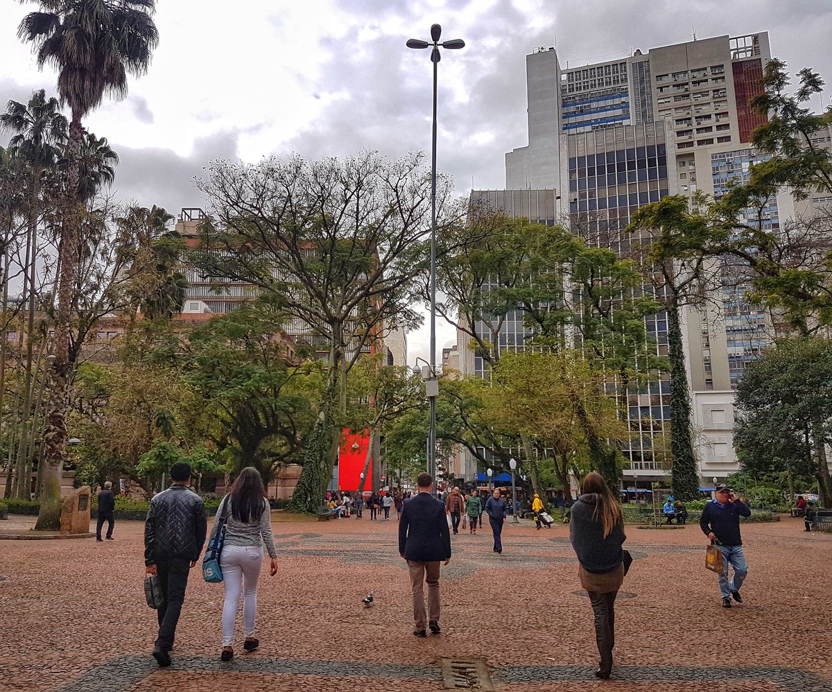 fernao_berthold's tweet image. Praça da Alfândega, Porto Alegre: 🌡️ 16°C