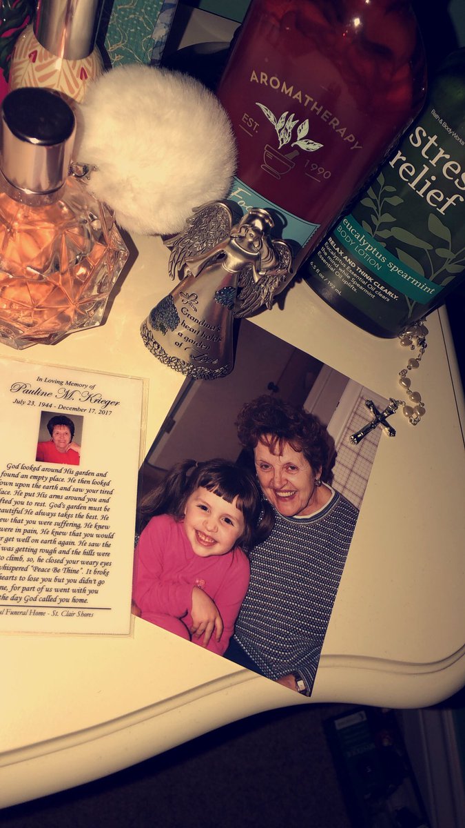 serena_bugli's tweet photo. happy birthday angel! i miss you more and more every day! I wish I could be with you on your special day! love you grammie!❤️🙏🏻 https://t.co/XqL6ntfPDR