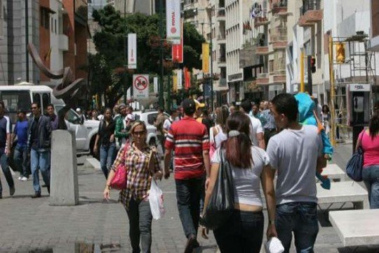 carlosfebres1's tweet photo. Hinterlaces: Mayoría de venezolanos prefiere que gobierno de Maduro resuelva coyuntura económica https://t.co/OCHL0cFJGH https://t.co/jM1zv9OvCD
