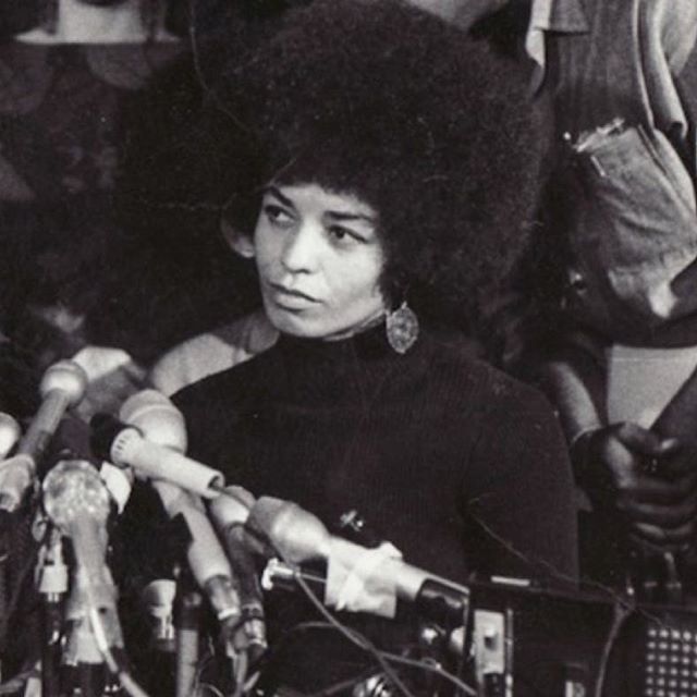 SwagtasticGear's tweet photo. “When Black Women win victories, it is a boost for virtually every segment of society.” - Angela Davis
•
•
•
Let’s keep winning and improve the communities around us 💪🏾
•
•
•
#mondayvibes #swagtasticgear #winning #angeladavis #blackwomen #Blackwo… https://t.co/Q60sT9T7wJ https://t.co/jI19NGXG6n