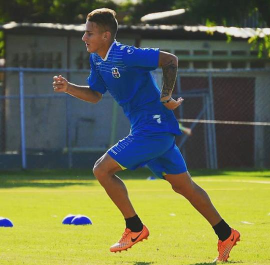 ISportsTraders's tweet photo. #TalentoIST Albert Zambrano (@Albertzambrano4) ingresó al 75' en la victoria por la mínima del @Zulia_FC 🆚 @DvoTachira, en el 🏟 Estadio Pachencho Romero de Maracaibo. El atacante recibió una tarjeta amarilla | #Jornada1 #Clausura2018 #LigaFUTVE 🇻🇪 (📷 Archivo) https://t.co/foaBoC5ImX