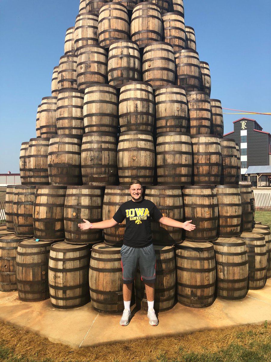 TippieIowa's tweet photo. From planning to marketing to event execution, learn how Tippie students are working with #RAGBRAI pass-through sites to highlight small town Iowa charm. 🖤🚴‍♀️🚴‍♂️💛 https://t.co/2UUHG6Anlw https://t.co/b92RJD7tOZ
