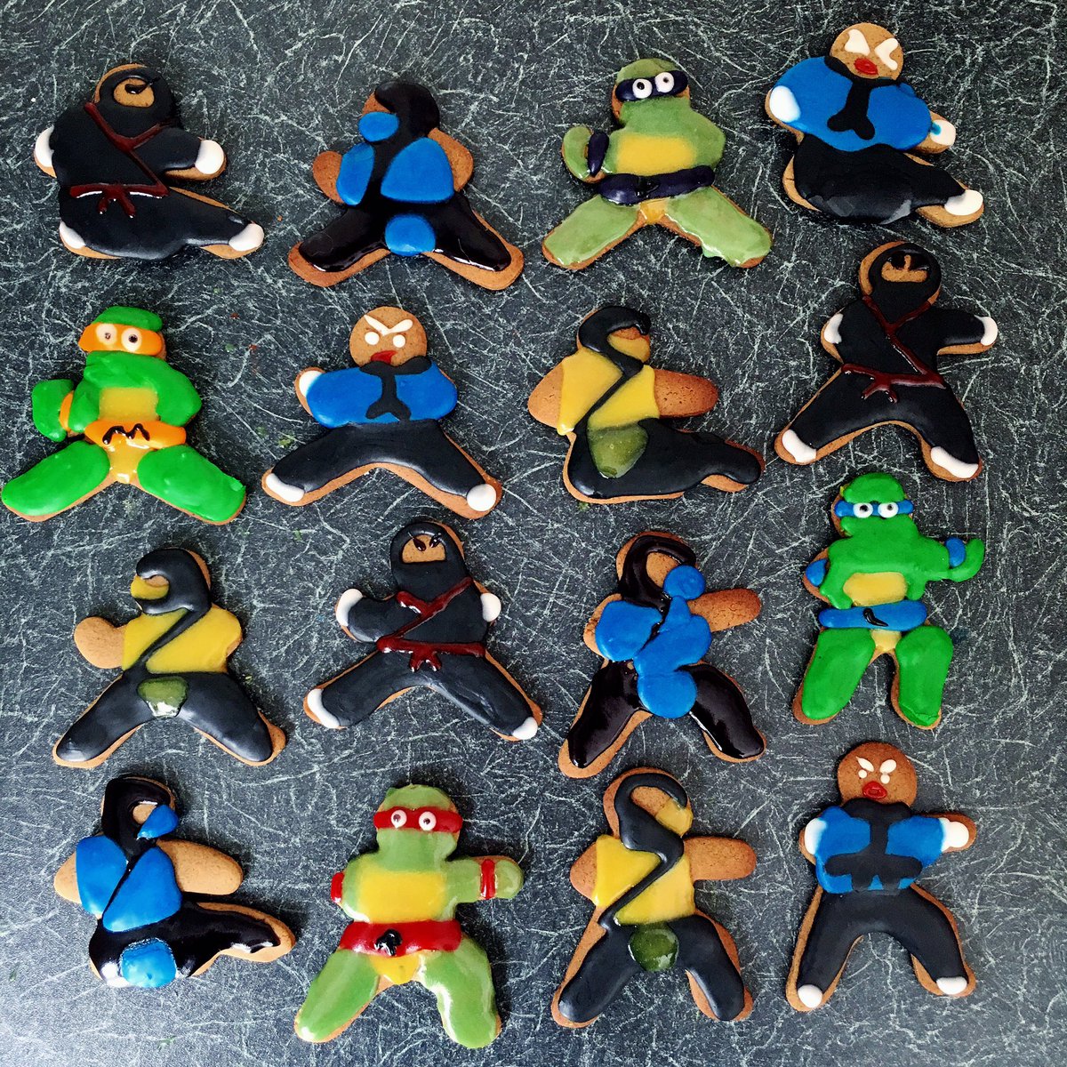 Mattaroon's tweet photo. Not my neatest of bakes... #NinjaBreadMen but damn tasty 👨🏻🍳🍪😋 https://t.co/LaTTMQDGZJ
