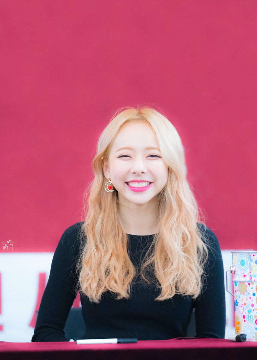 1FullMoon2's tweet photo. #500dayswithViVi 
🌸💕
#이달의소녀 #LOOΠΔ #비비 https://t.co/Unuqp4R6Uw