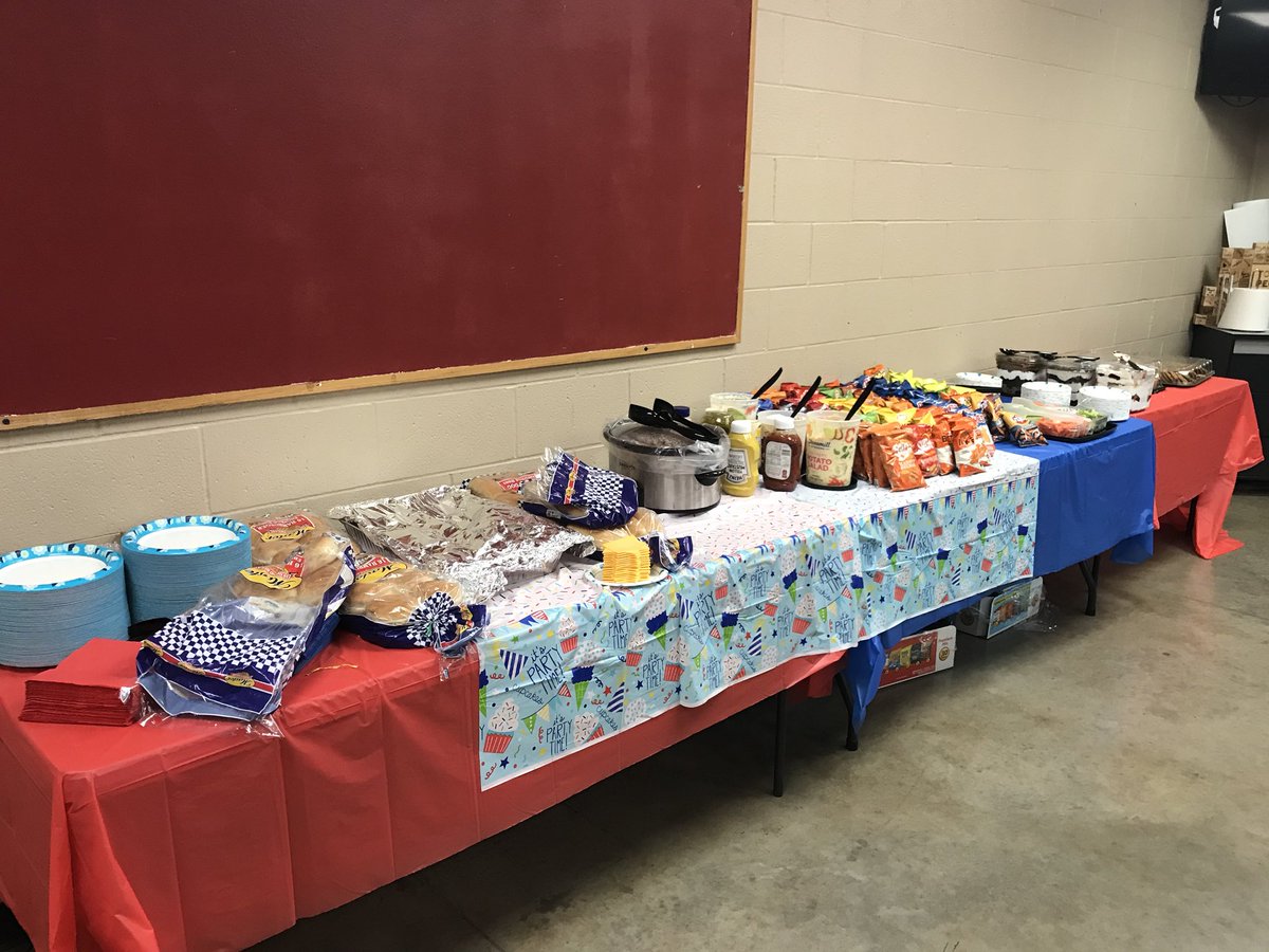 Employee appreciation Lunch at 1203.  Burgers, dogs, chips, fruit, veggies, salads and desserts.  @HR4Connected @HRMLowesTHE245
