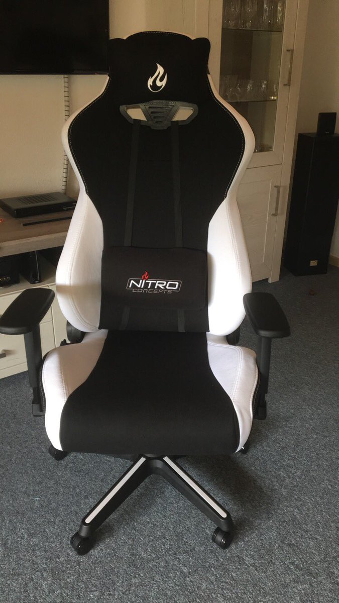 Nitro_Concepts's tweet photo. The S300 Radiant White is ready to boost @CuzImSara_ and her Youtube channel 🔥🔥🔥 #boostyoursetup #followtheflame https://t.co/dEBpLN3Pkz