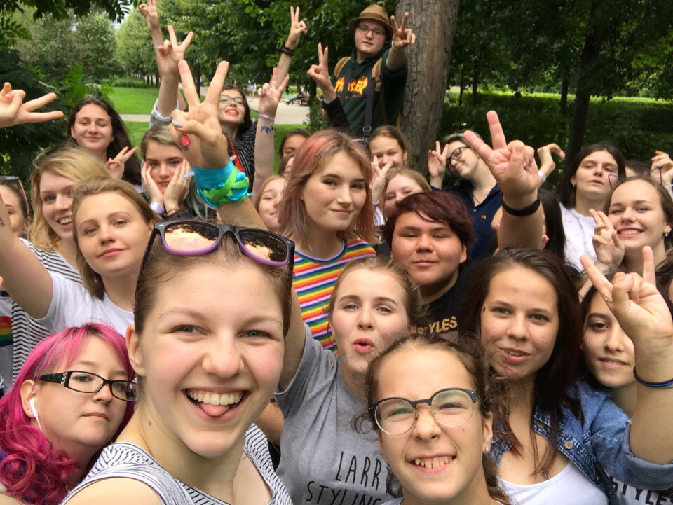 kevin281D's tweet image. ловите фотки #8thYearsOfOneDirection