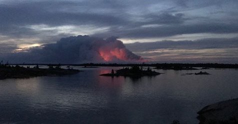 ParrySoundNS's tweet image. UPDATE: #KeyRiver forest fire, #ParrySound033 #HenveyInlet First Nation man evacuated: “I heard that down in Key River, they didn’t lose any cottages, but down at the bottom end of the #PickerelRiver, there’s a few gone.” parrysound.com/news-story/875…