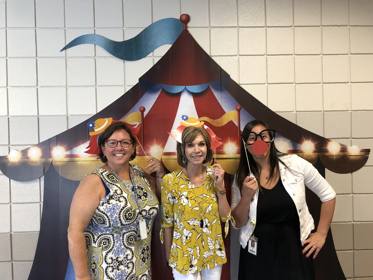 Admin conference...learning a lot and getting lots of information. <a href="/melissa_salyer/">Melissa Salyer</a> <a href="/walker_kathi/">Kathi Walker</a> #fpseuknights #shafersummerselfies <a href="/ShaferTweets/">Shafer Elementary</a>