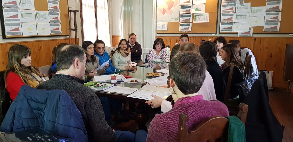 AbordajeSalud's tweet photo. #Azul En la #RSIX se realizó un encuentro de capacitación con los referentes provinciales, regionales y municipales de #PRODIABA en el que se delimitó la entrega de insumos y su logística. https://t.co/u0KtMgdk84