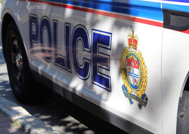 81-year-old man chases down thief, gets his money back. #ottnews  ottawamatters.com/local-news/81-… https://t.co/jA8T6ljbms