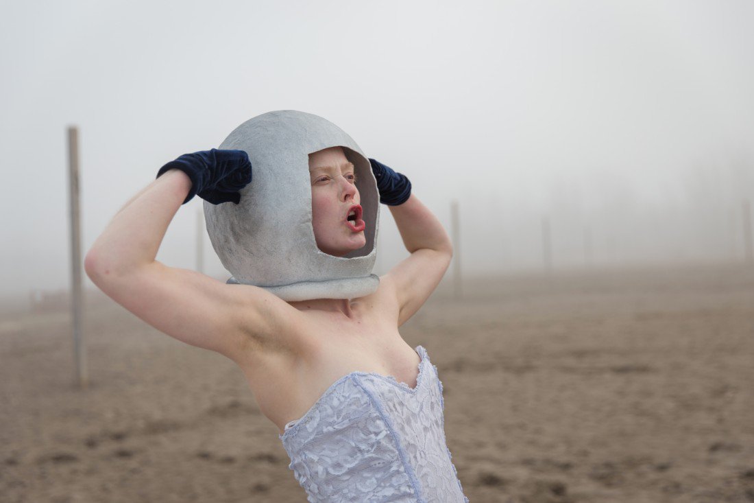 SnafuDance's tweet image. Meet Kitt, fierce lone geriatric astronaut adrift in a spaceship carrying cryogenically frozen human cargo. Her mission: protect the last of humankind. #InterstellarElder: Badass Grandma in Space live at the #WpgFringe and selling fast ! ★★★★★ ow.ly/rIJ430l3YOB