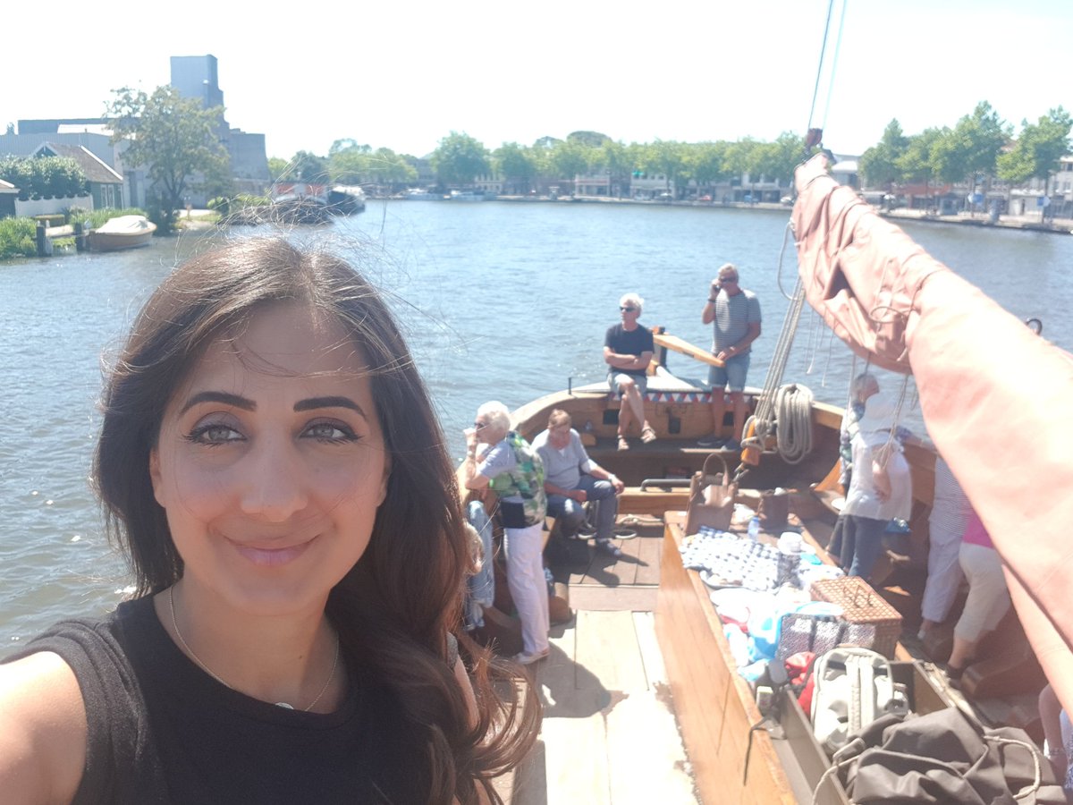 songulmutluer's tweet photo. Een mooi initiatief van @MoeStichting en de sociale wijkteams. De komende dagen hebben mantelzorgers een middagje uit met de boot. Het was wat heet maar ontzettend gezellig. Alle waardering voor mantelzorgers... https://t.co/6vJef7WrAf