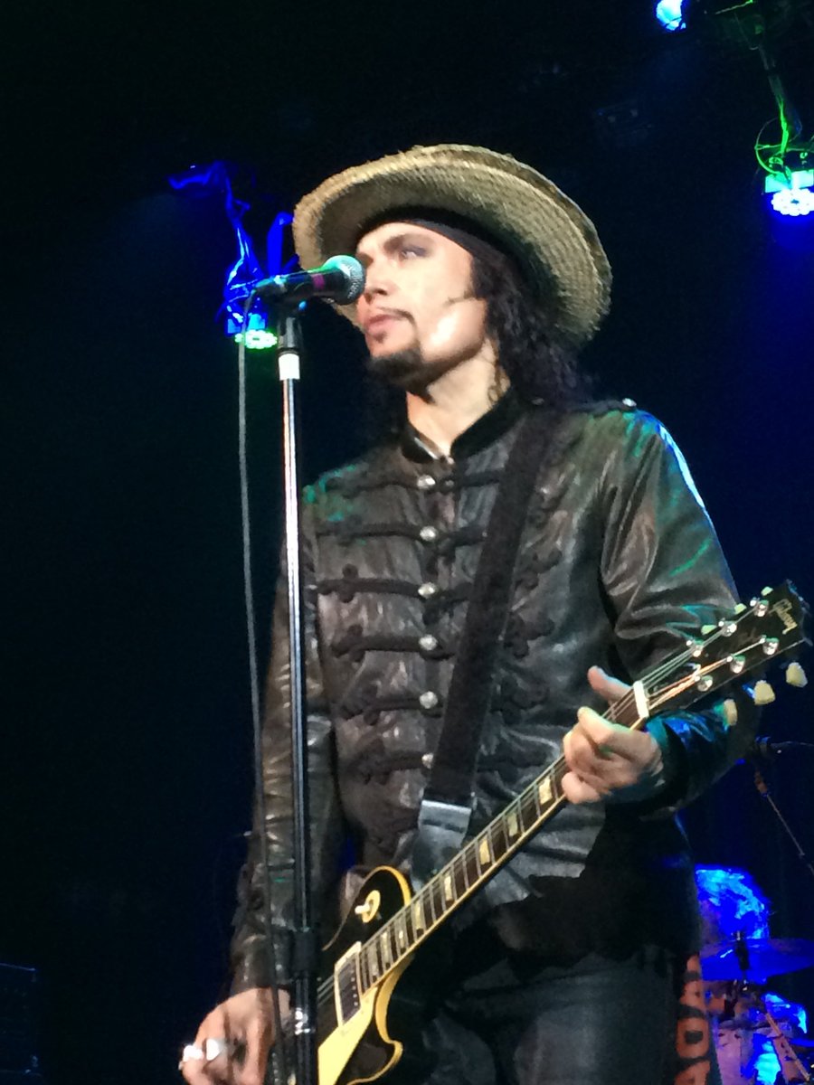 Luindriel's tweet photo. Some @adamaofficial pics I took this past weekend. I didn’t take many photos. #myview #frontrow #alwaysupfront 😝😜😎😍 https://t.co/NpoUVkrdji