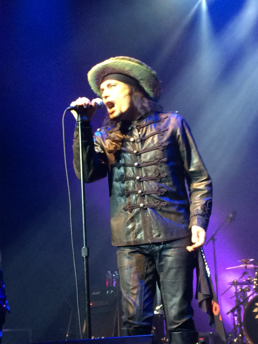 Luindriel's tweet photo. Some @adamaofficial pics I took this past weekend. I didn’t take many photos. #myview #frontrow #alwaysupfront 😝😜😎😍 https://t.co/NpoUVkrdji