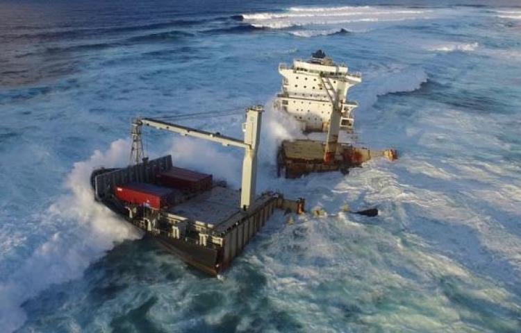bjegou's tweet photo. #KeaTrader : le rapport de #Malte cible de nombreuses erreurs humaines à l’origine de l’#échouement du #porteconteneurs au sud-est de la #NouvelleCalédonie en juillet 2017 #Ecdis #Croatie #Philippines @FANC https://t.co/xPVtaNXUZz via @_lemarin https://t.co/KIGbuGQjGC