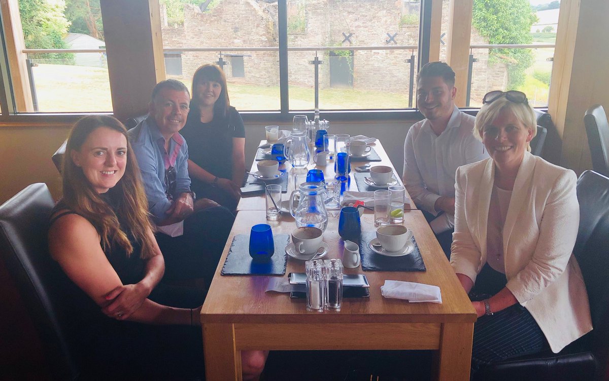 katyforsyth's tweet photo. A thoroughly enjoyable lunch with @neilblewis @SimonPenn1970 &amp; these high achievers of the quarter from Team Red.  Really great company &amp; lovely to take some time out with them all.  #HappyMonday https://t.co/vReY6TfX1Q