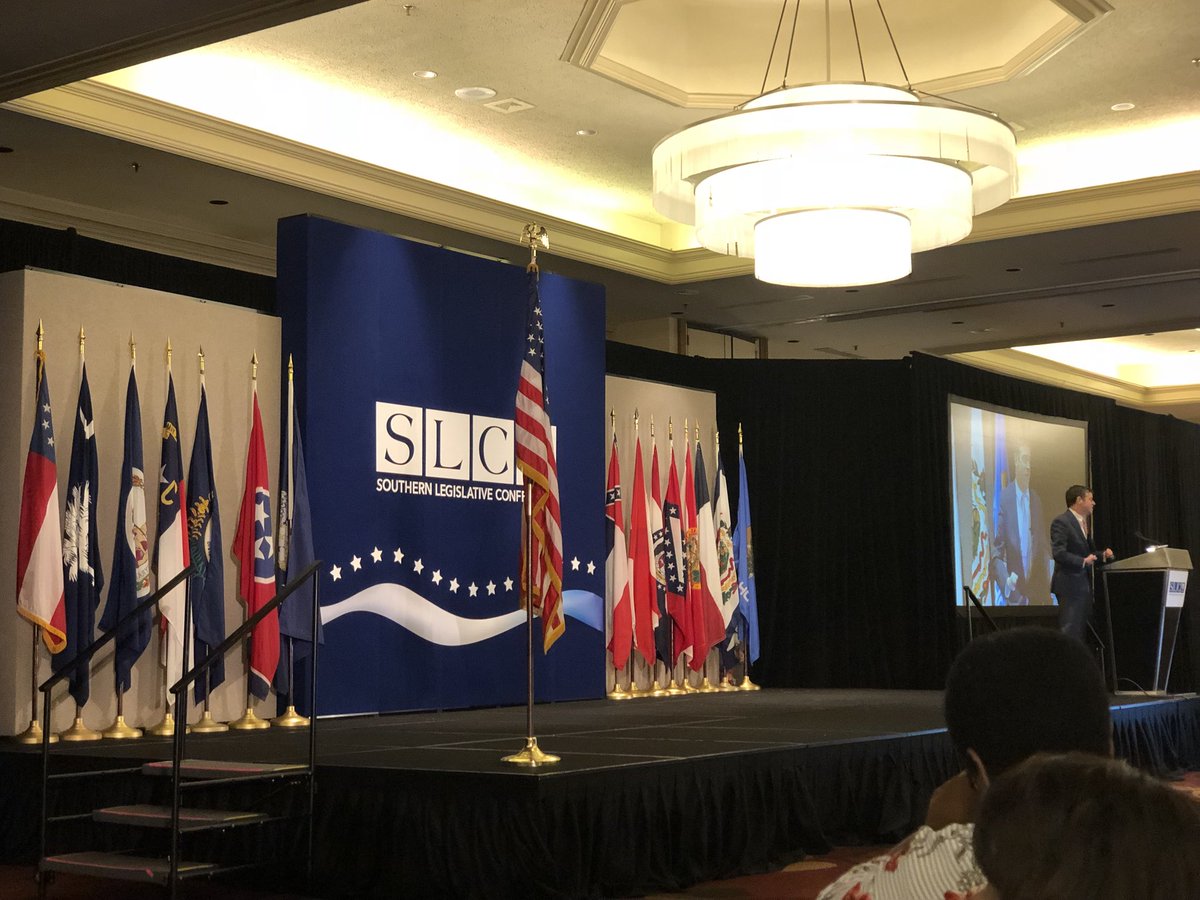 sharonhewitt's tweet photo. John O’Leary takes away all of the excuses. At age 9, a fire exploded &amp; burned 99% of his body &amp; he was given 1% chance to live. Expected to die, he now teaches others how to truly live. #SLC2018 #SLCStates https://t.co/iTswlXF3Nn