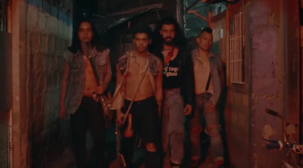 рианна клипы. рианна грудь в клипе. рианна первый клип. клип need. клип need.