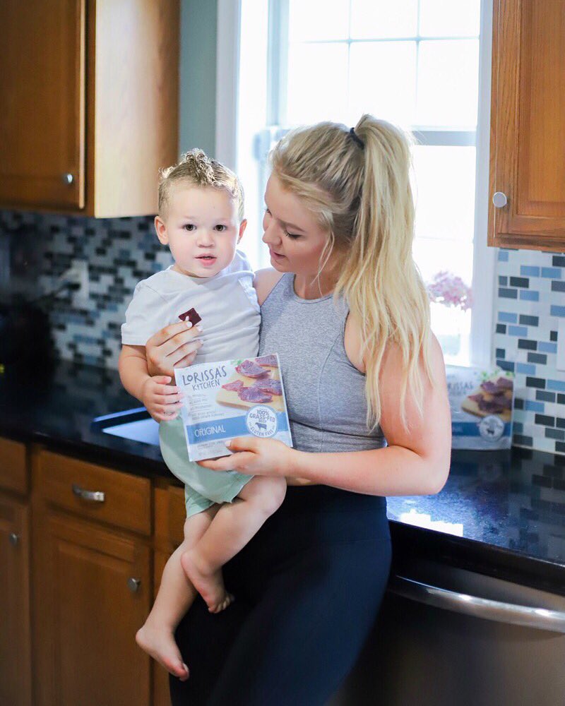 On the blog I’m sharing 3 tips for parents wanting to live a healthier lifestyle! Read here 👉🏼 beingsummershores.com/blog/3-tips-fo…  @LorissasKitchen #WhatAreYouMadeOf #LorissasKitchen #ad