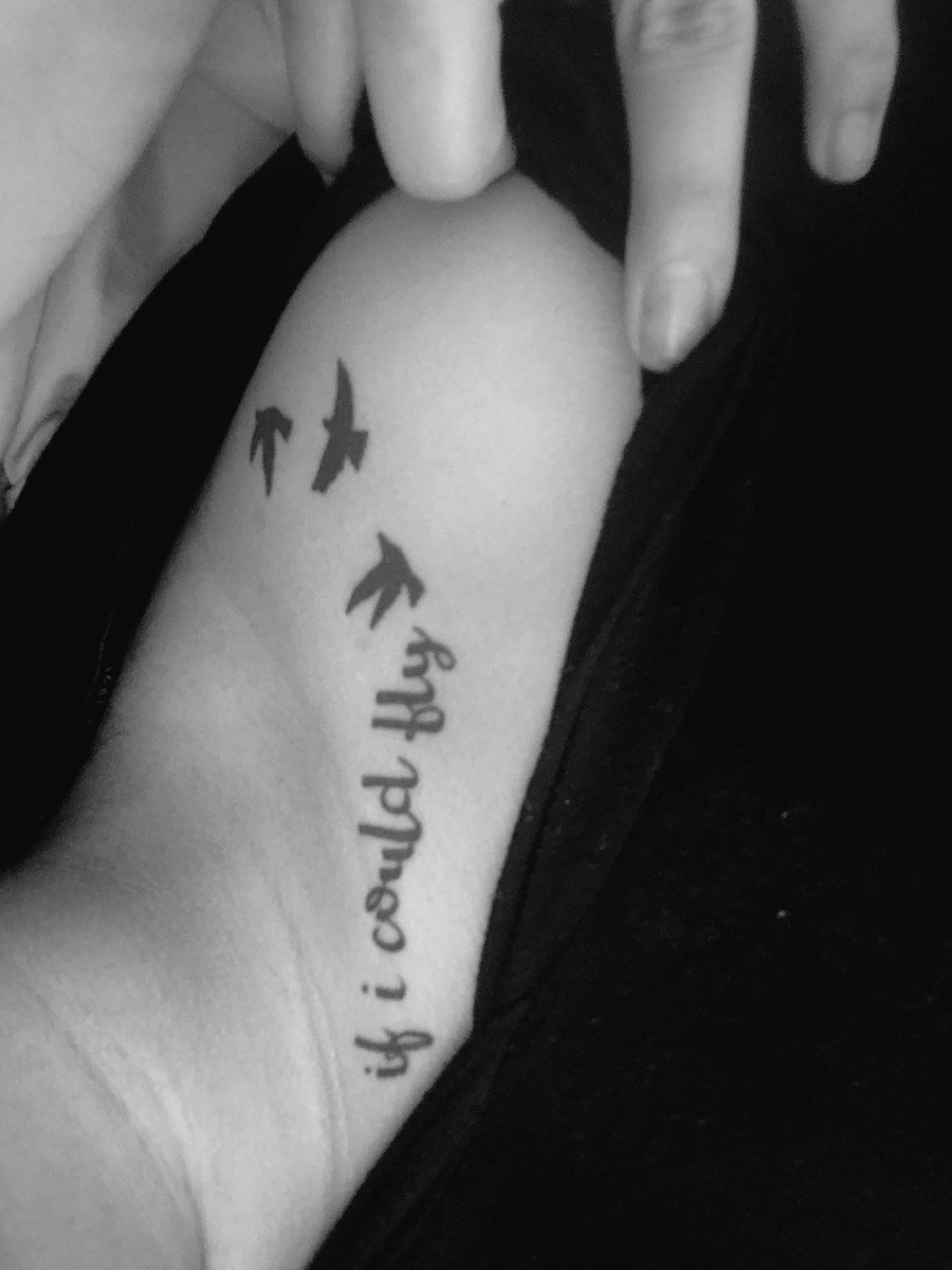 YobiMendoza_13's tweet image. happy #8yearsOneDirection 💕💕💕