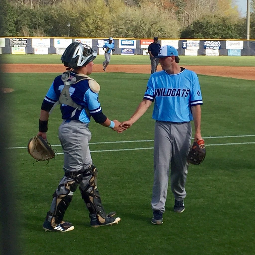 BrooksBryan7's tweet photo. Happy 18th to one of my best buds A Dub! Love you to death buddy. Gonna miss catching you!❤️ https://t.co/hja2pnT2hq