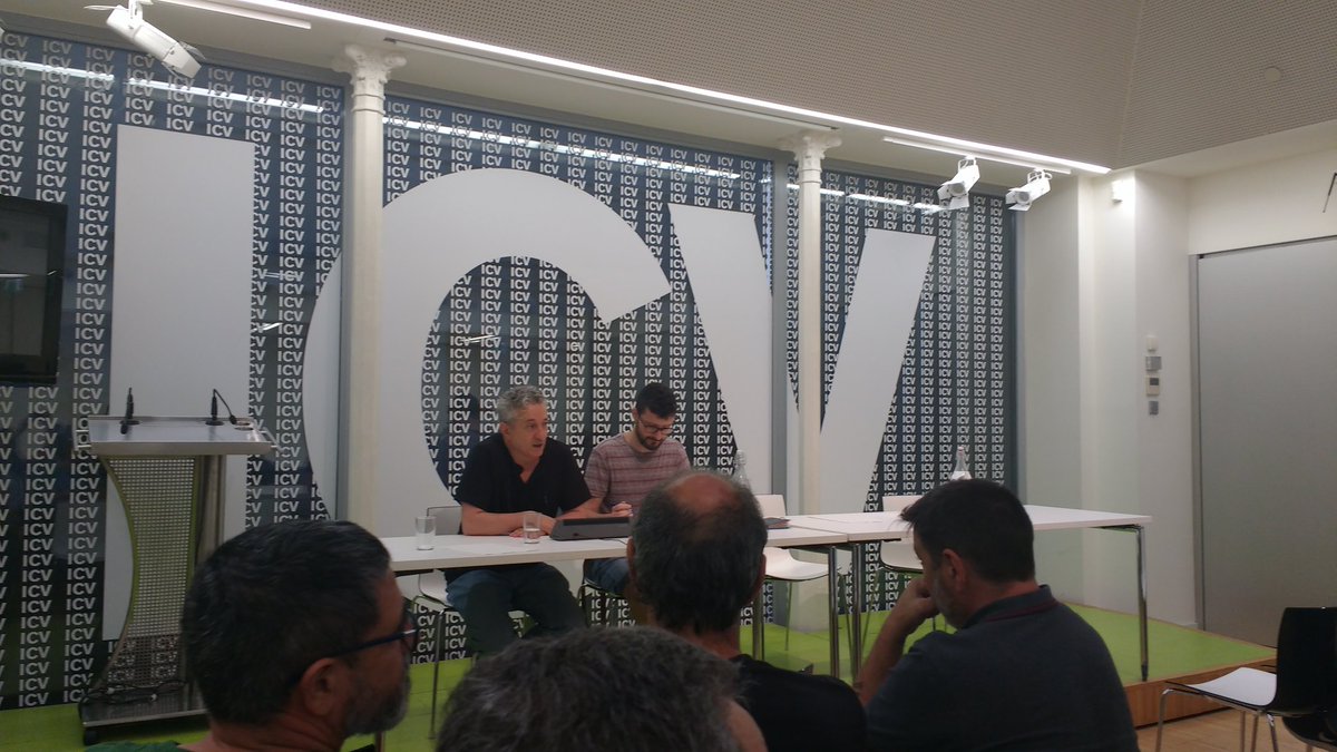 JovesEco's tweet photo. En el 82è aniversari del PSUC som a la presentació de la tesis de l'historiador Cristian Ferrer: "El PSUC més enllà de la gran Barcelona" recordant la lluita antifranquista del PSUC i el seu paper en la construcció de la democràcia 🙌 https://t.co/iFD90rYG1Y
