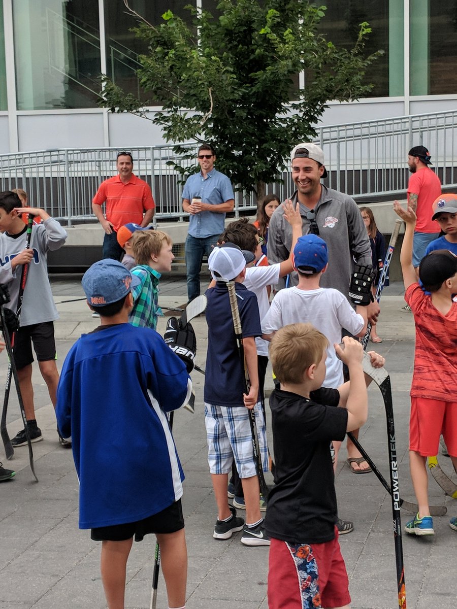 Kraft Hockeyville tweet media