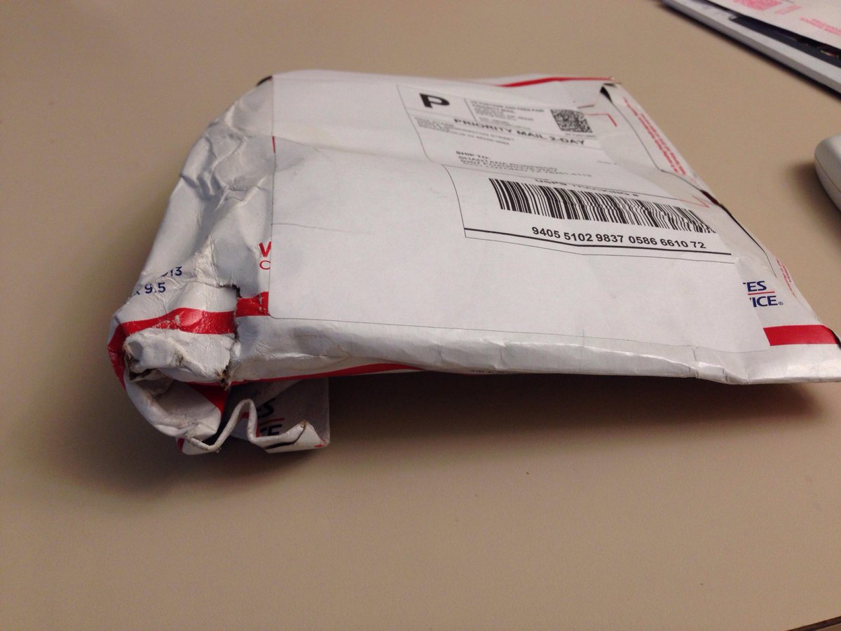 imagediva0103's tweet photo. Been a while but @USPS @USPSHelp what did my package do to you to deserve this treatment? #CustomerService much? https://t.co/eh3bpBNyLf