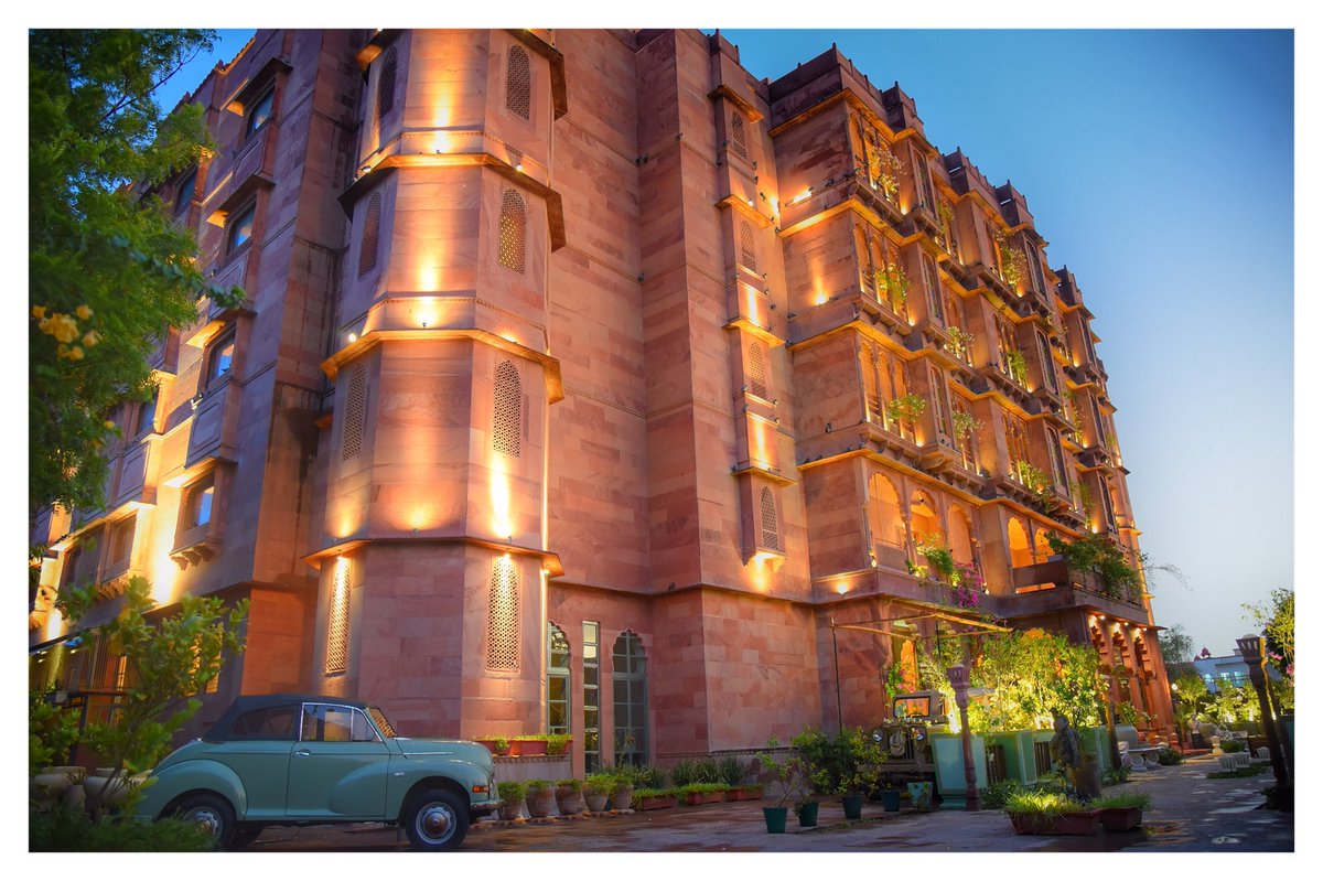 PRPundit_India's tweet image. A retreat would be incomplete without it being the perfect experience. 
A shout out to the team at Narendra Bhawan - they indulged our every whim and fancy! #beetreat #beesat20 #celebrationsatBeekaner #busyasabee