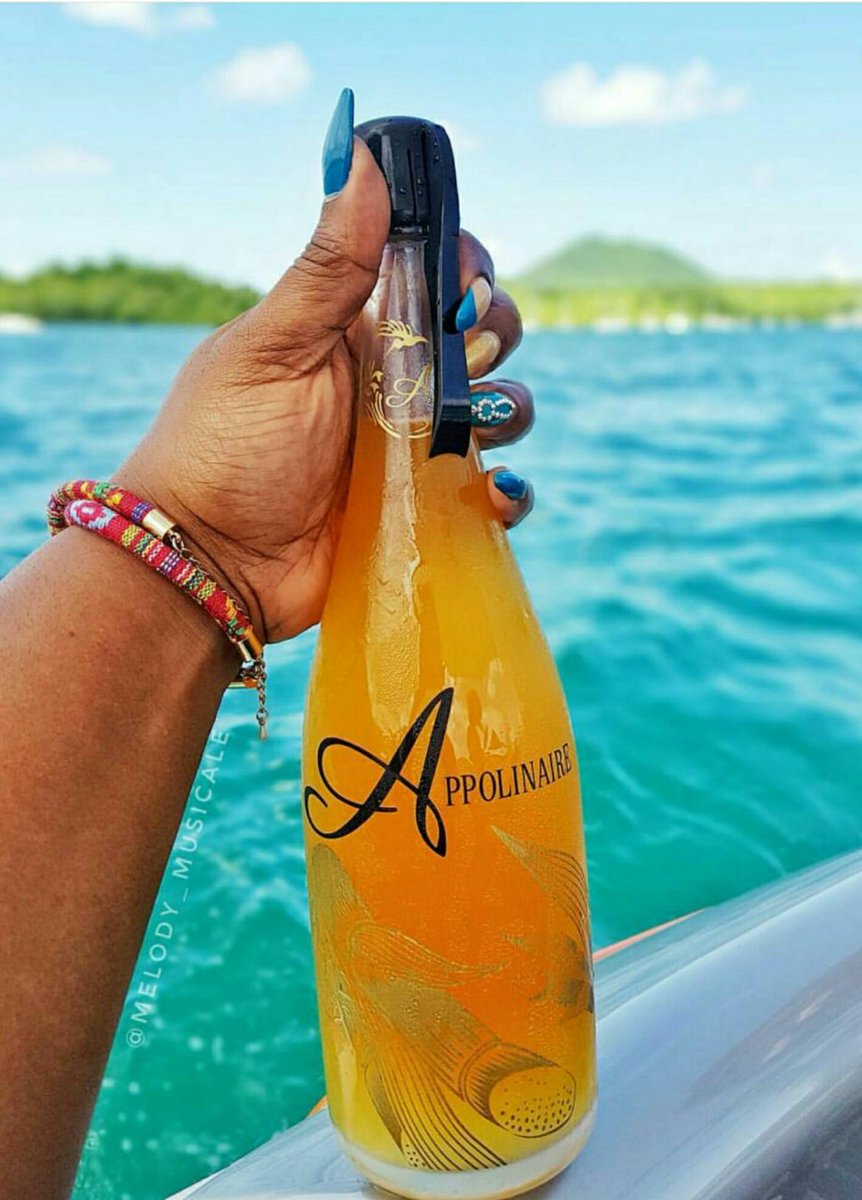Appo_drink's tweet photo. Faire le TOUR sans RHUM PÉTILLANT !!??
Mais NoN, Mais Non...😁

Il est chez Food Market @ Fort-de-France maintenant.
 
Merci @melody_musicale #rhumpetillant #beach #martinique https://t.co/91lzxR5ukH